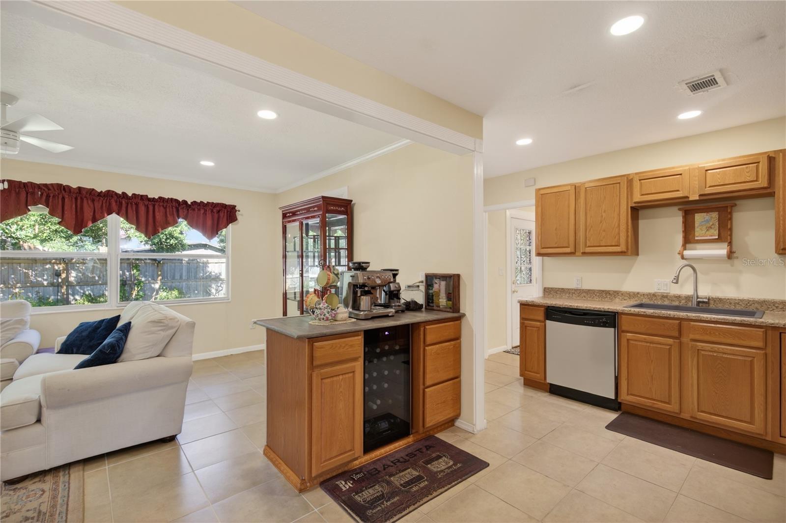 Image 10 of 37 For 1245 Pineapple Lane