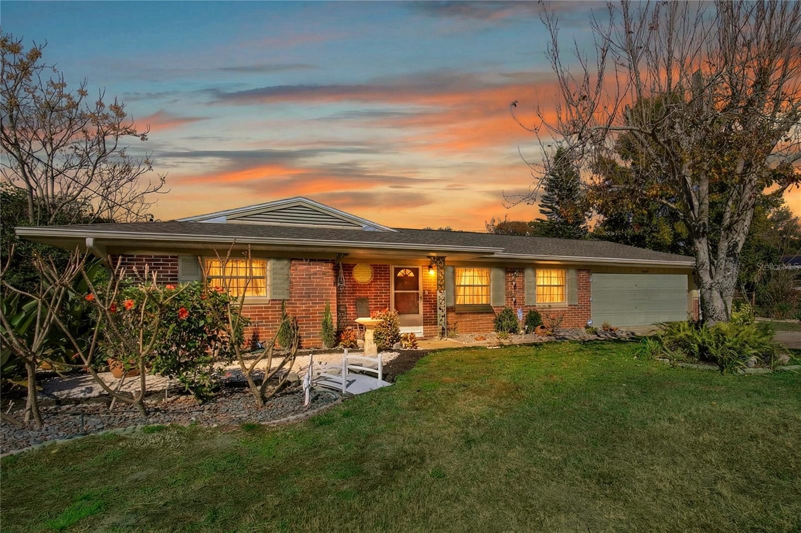 Image 2 of 37 For 1245 Pineapple Lane