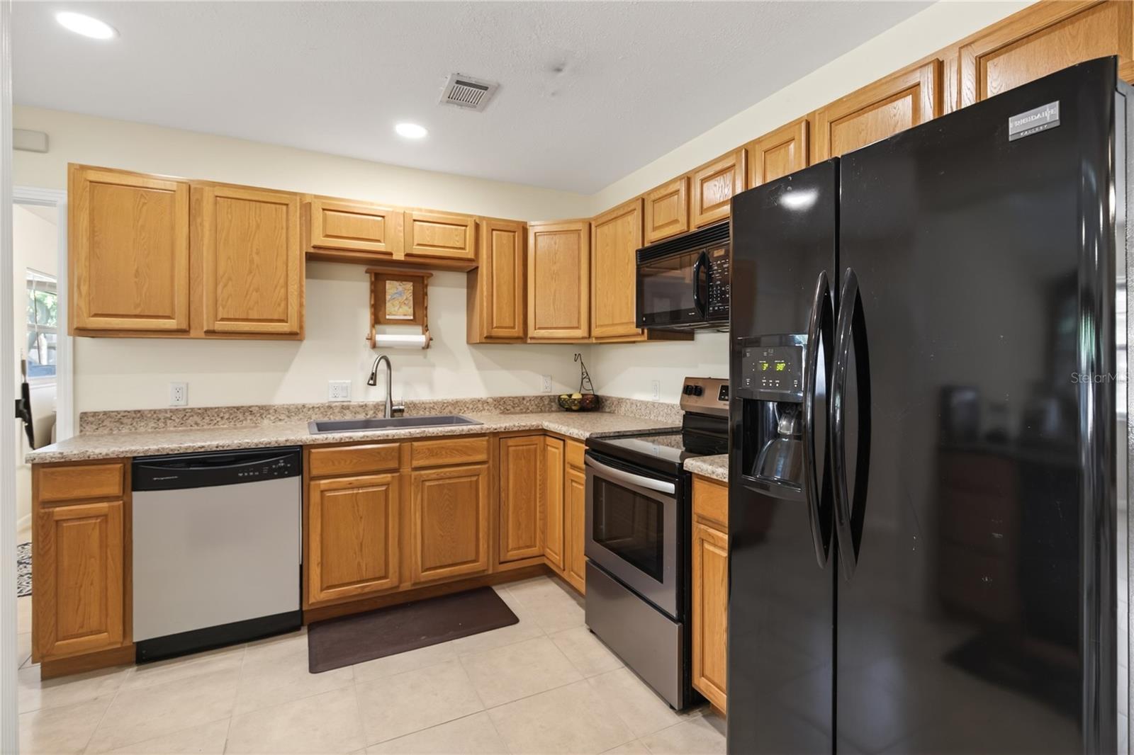 Image 8 of 37 For 1245 Pineapple Lane