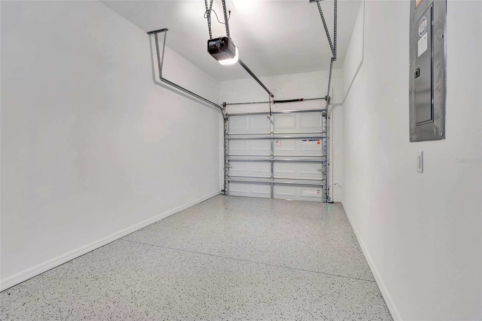 Image 35 of 41 For 2596 Penguin Boulevard