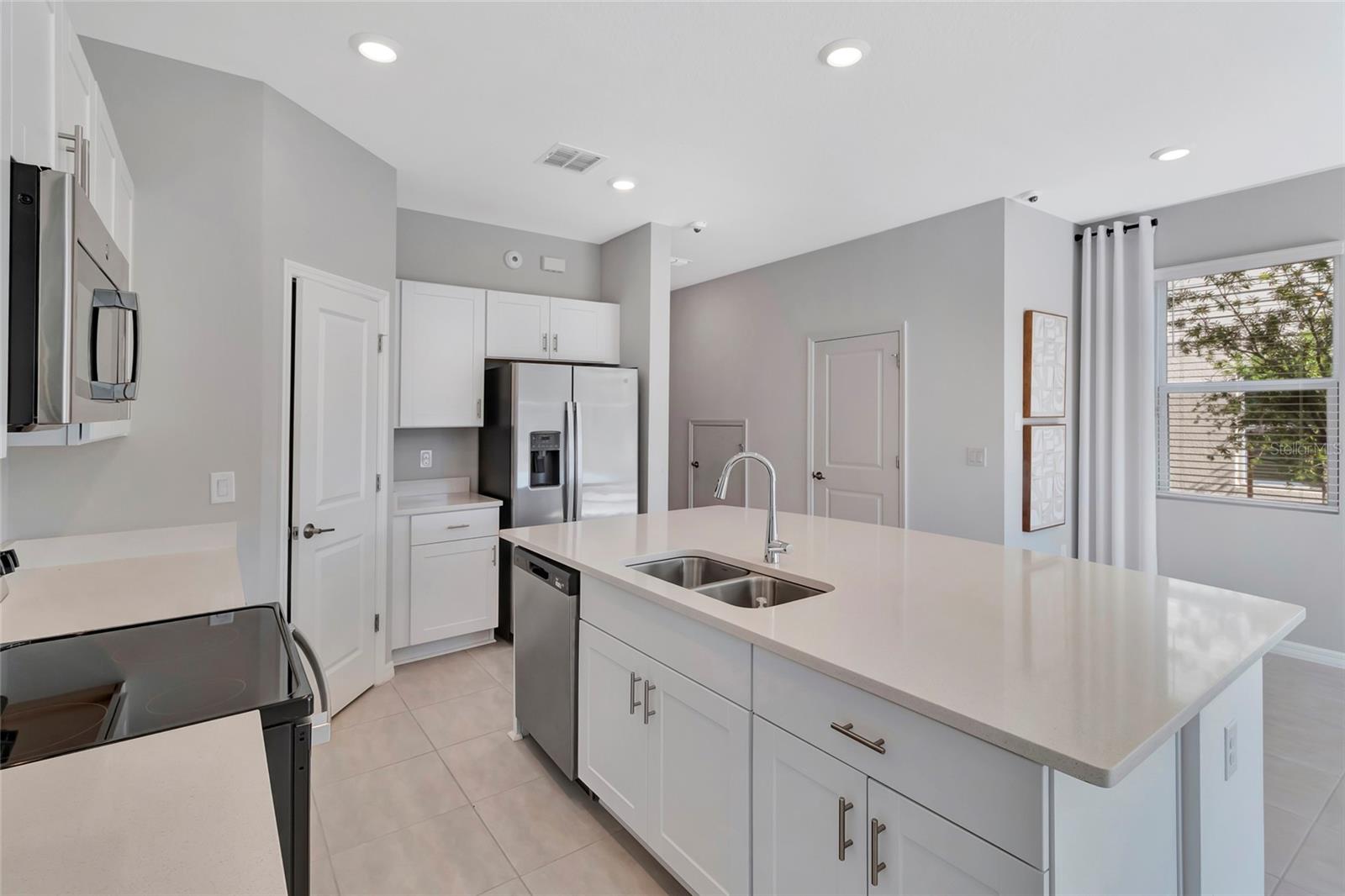 Image 6 of 41 For 2596 Penguin Boulevard