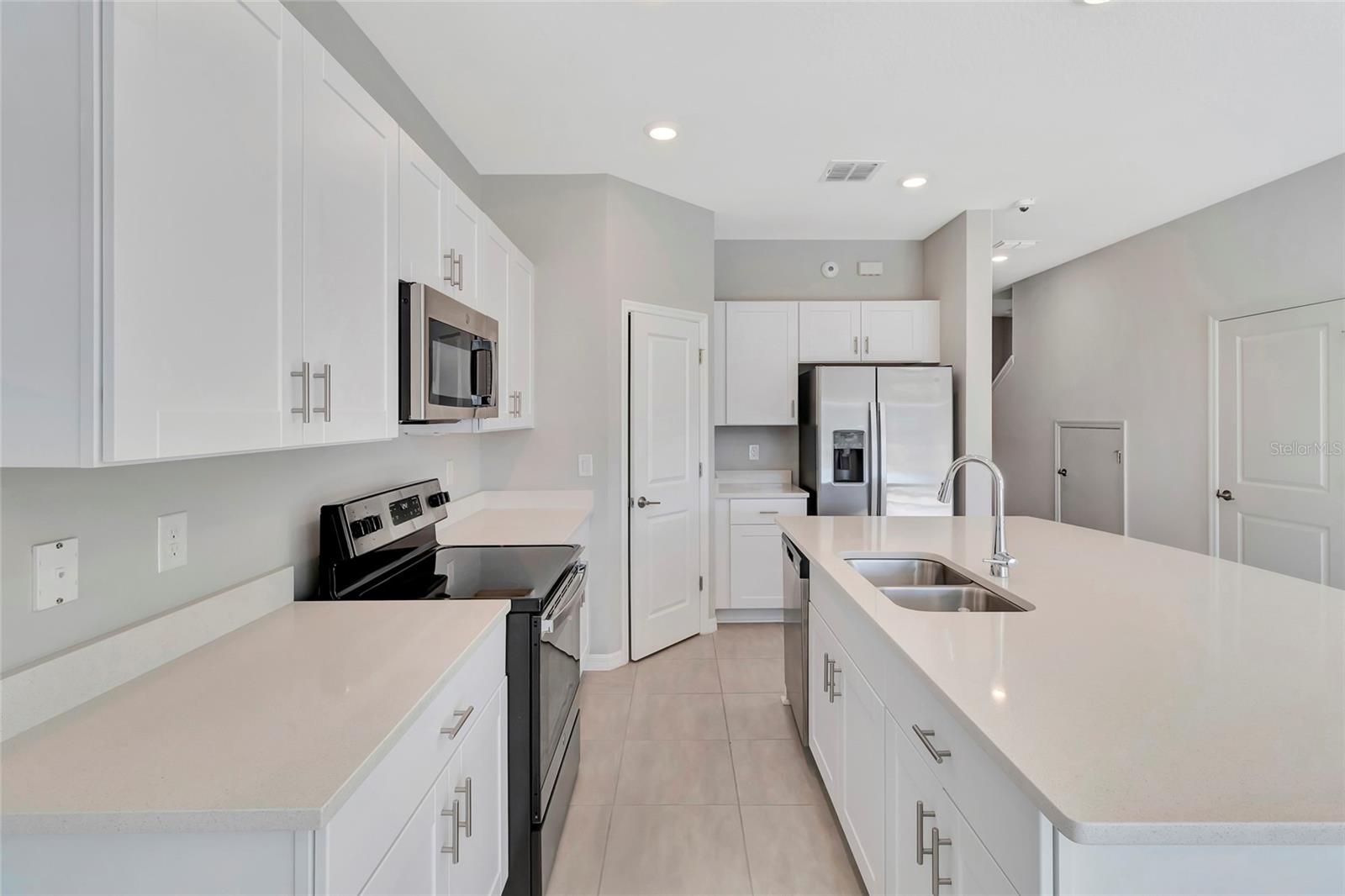 Image 7 of 41 For 2596 Penguin Boulevard