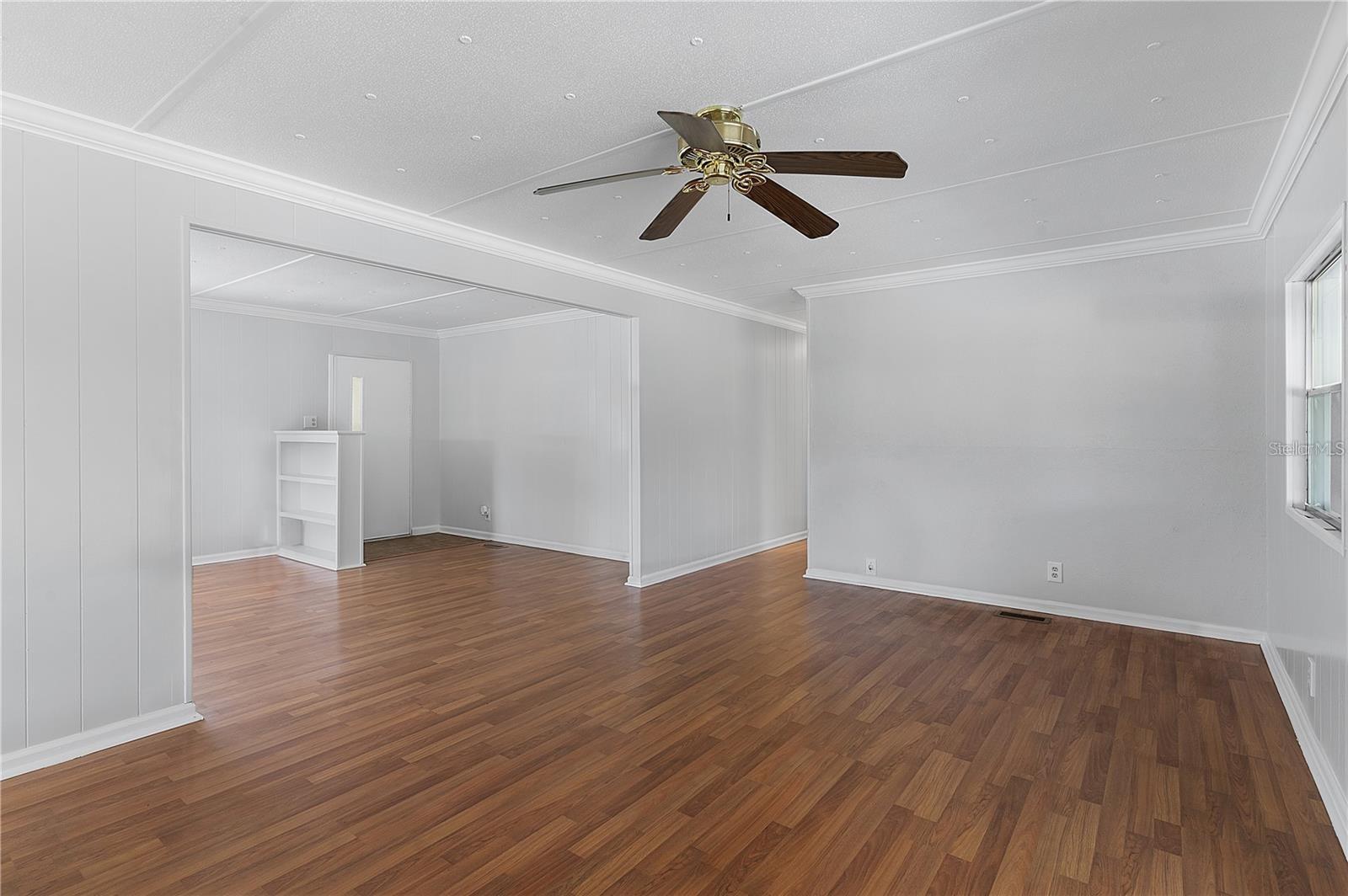 Image 13 of 32 For 302 Ivanhoe Circle