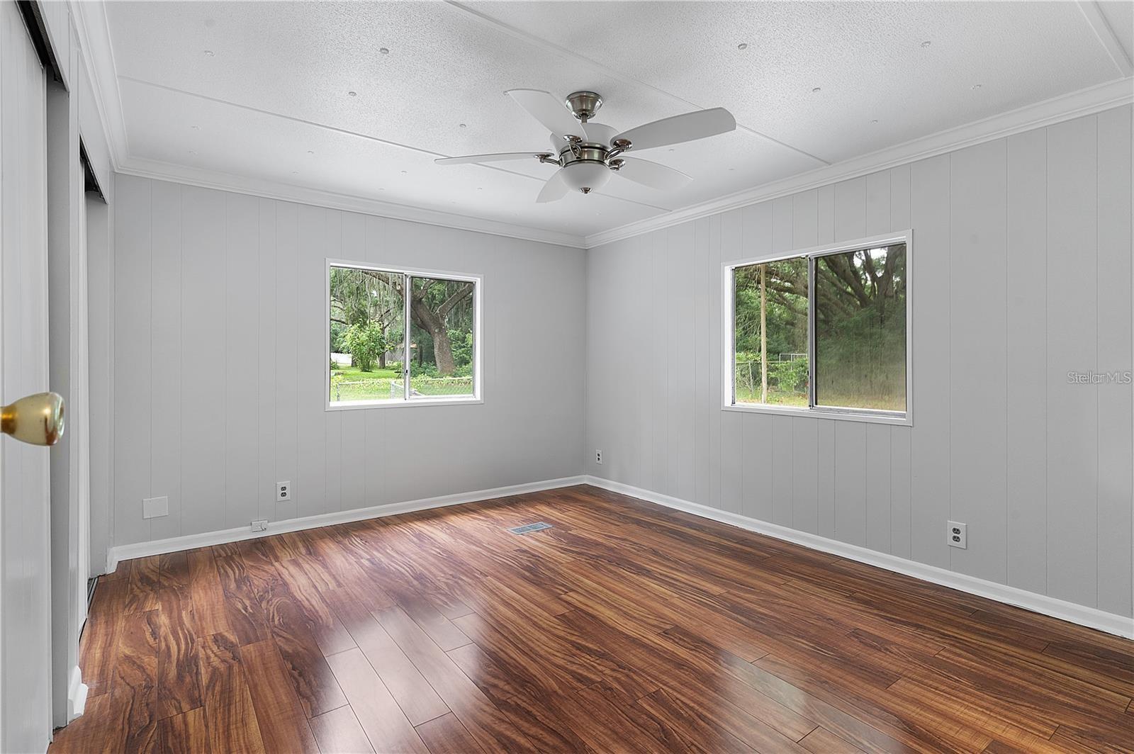 Image 21 of 32 For 302 Ivanhoe Circle