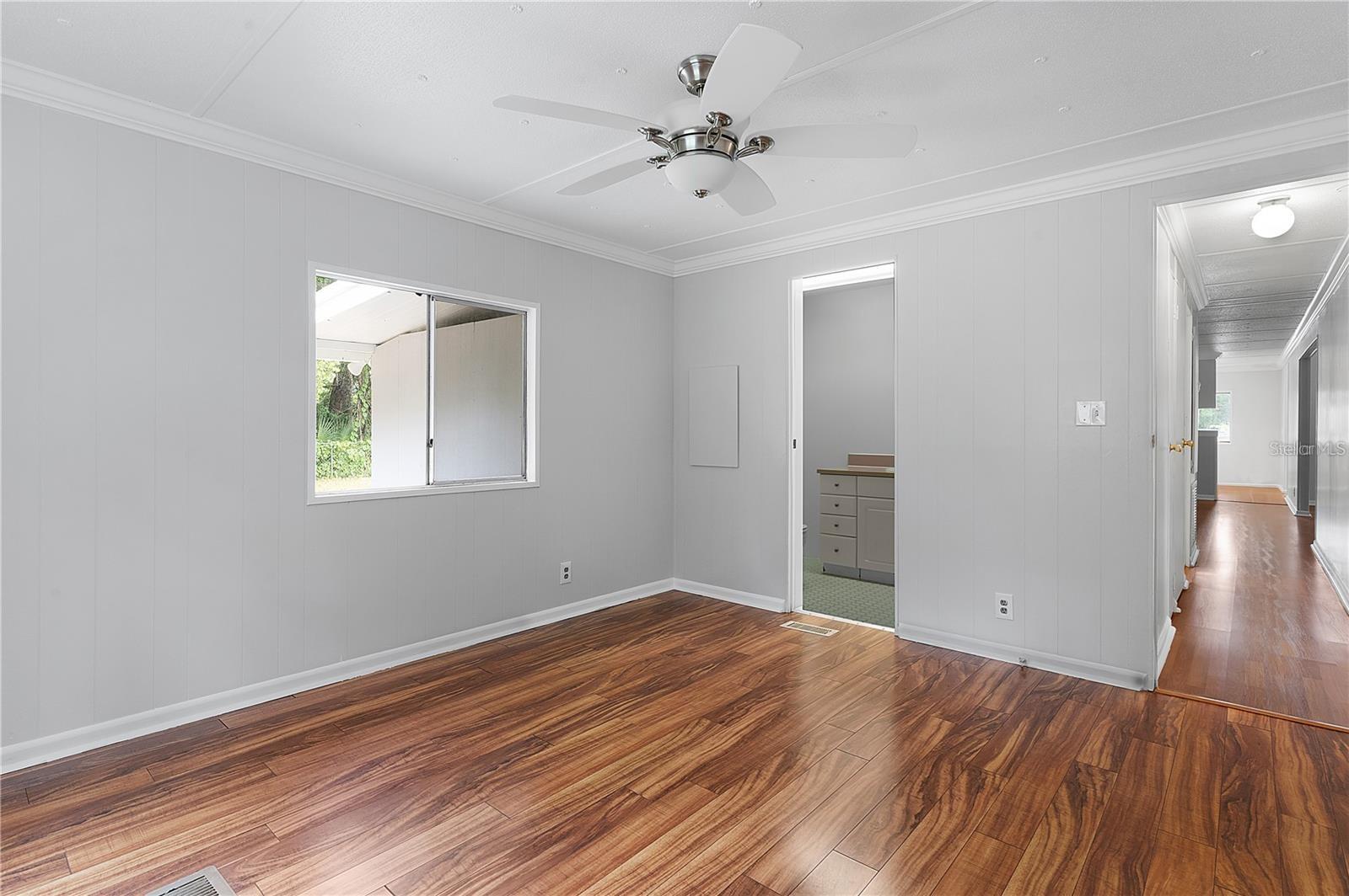 Image 22 of 32 For 302 Ivanhoe Circle