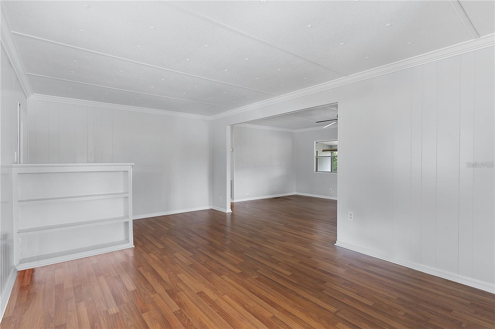 Image 7 of 32 For 302 Ivanhoe Circle