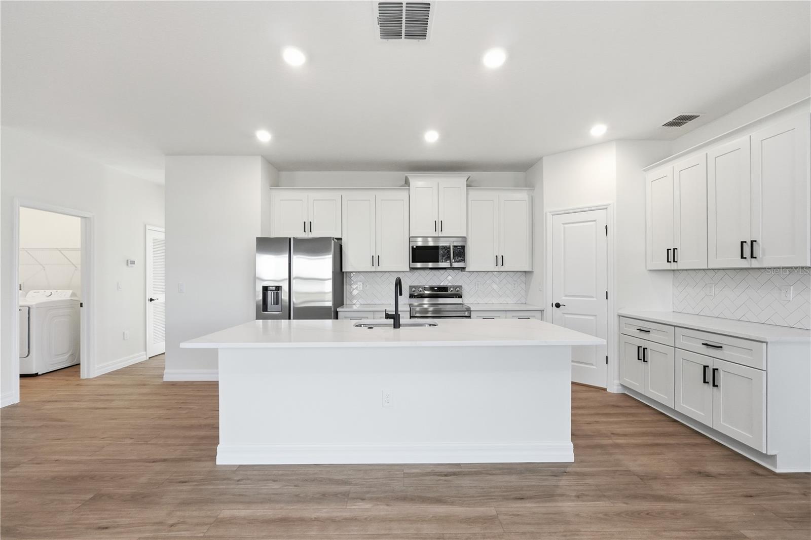 Image 7 of 32 For 1211 Stratton Avenue