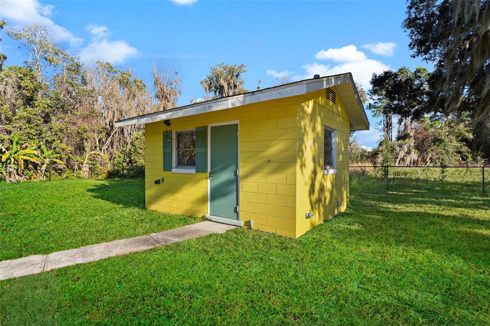 Image 34 of 46 For 32828 Lake Eustis Drive