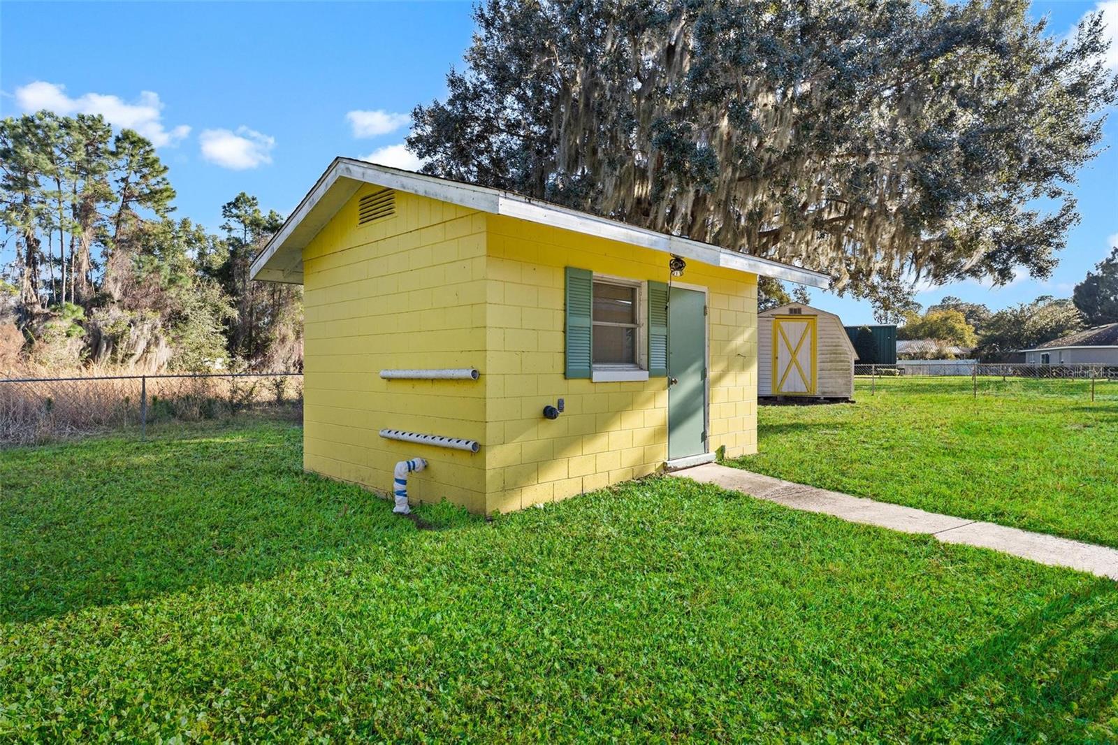 Image 35 of 46 For 32828 Lake Eustis Drive