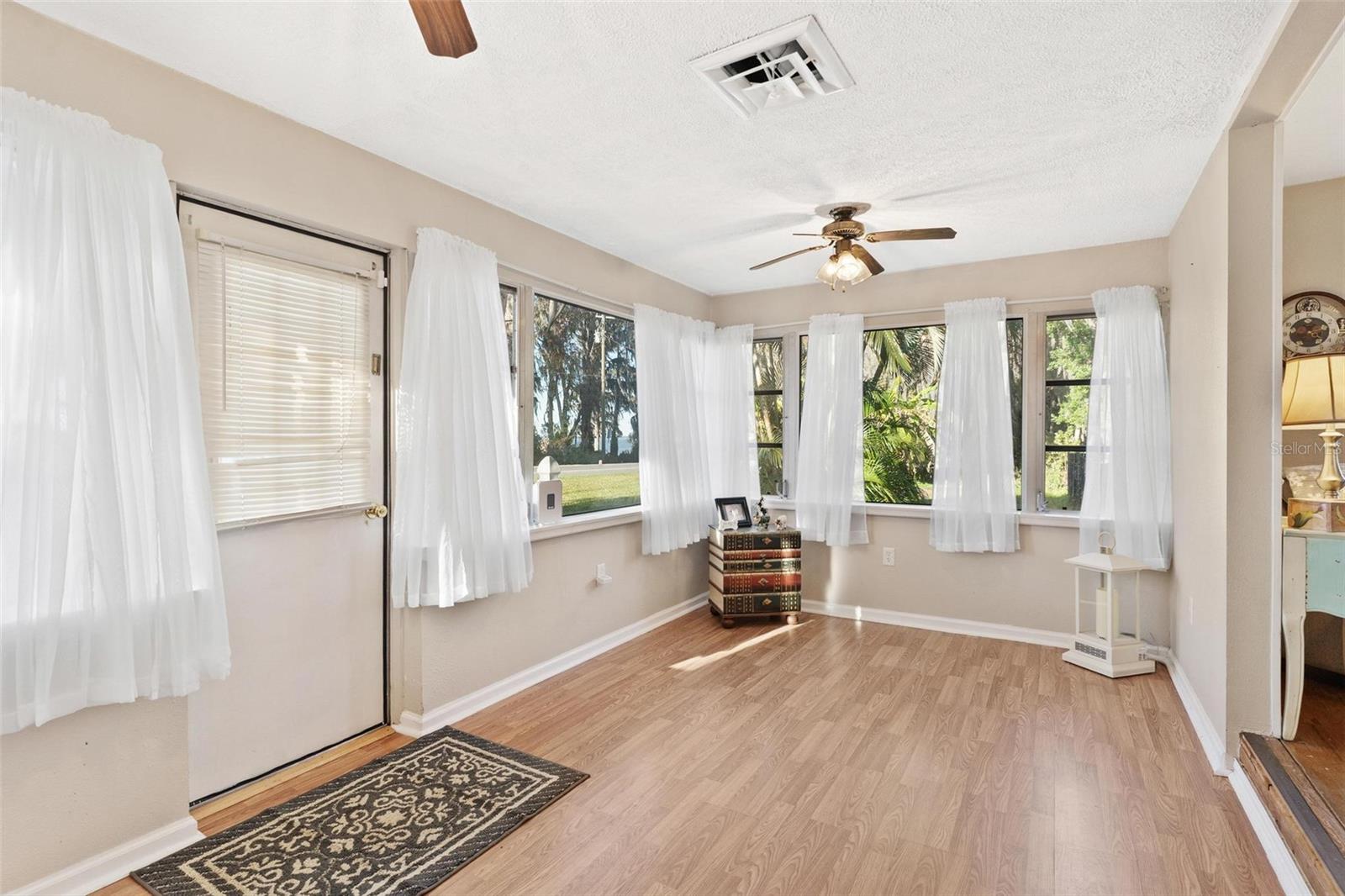 Image 7 of 46 For 32828 Lake Eustis Drive