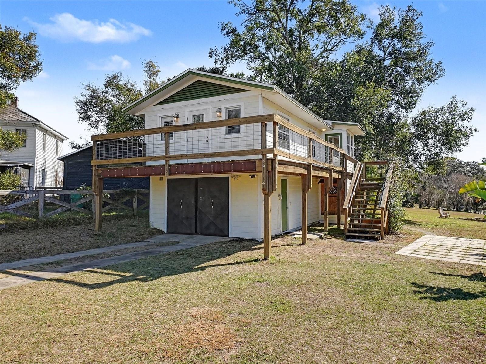 Image 23 of 40 For 1725 Hamilton Street N