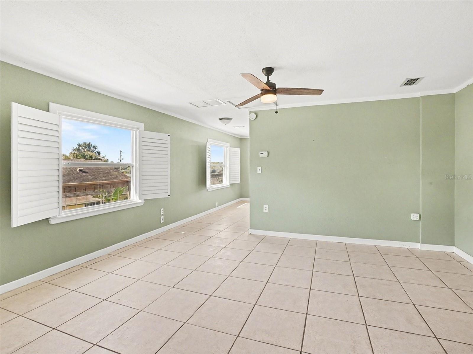 Image 26 of 40 For 1725 Hamilton Street N