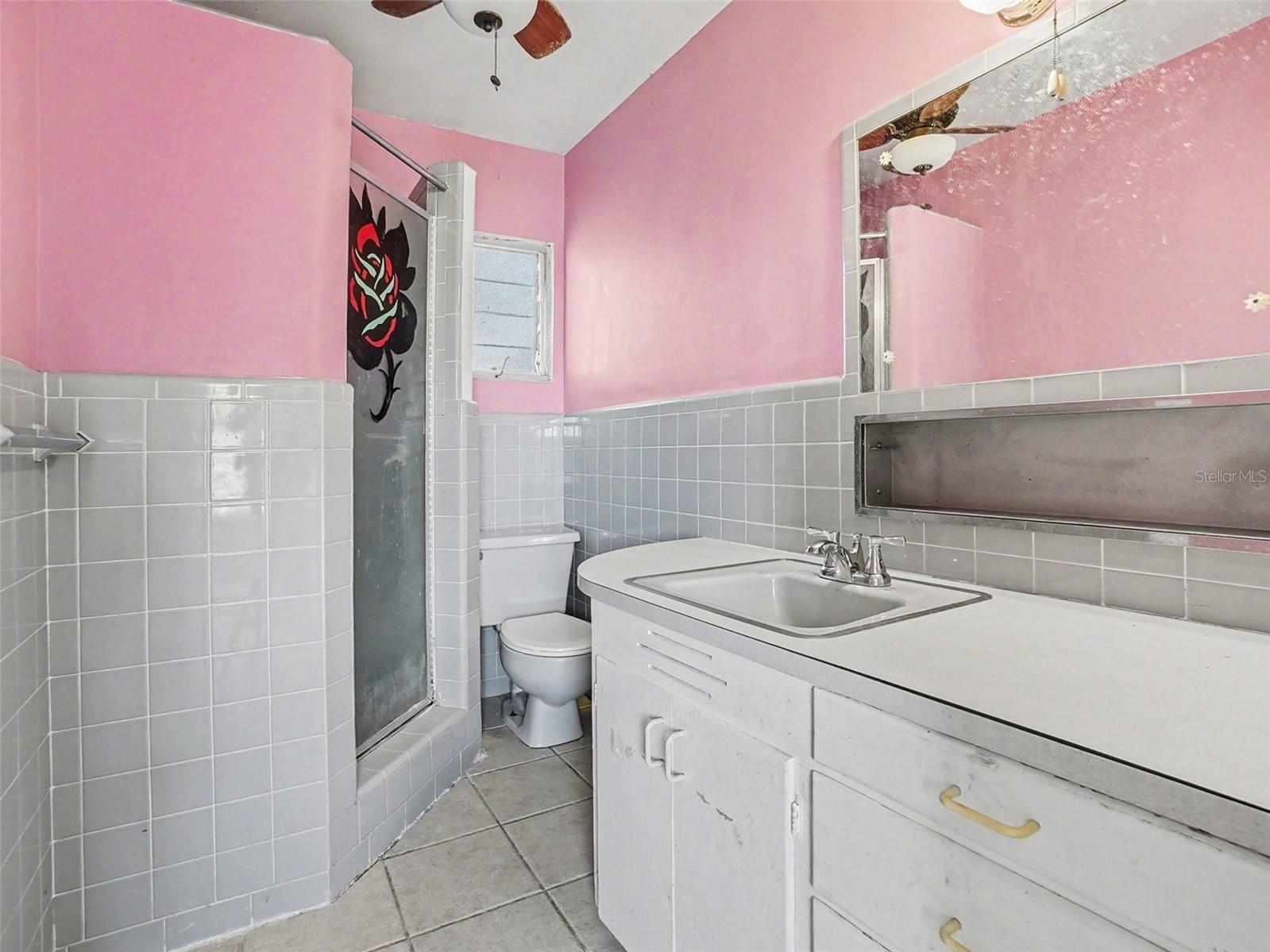 Image 29 of 40 For 1725 Hamilton Street N