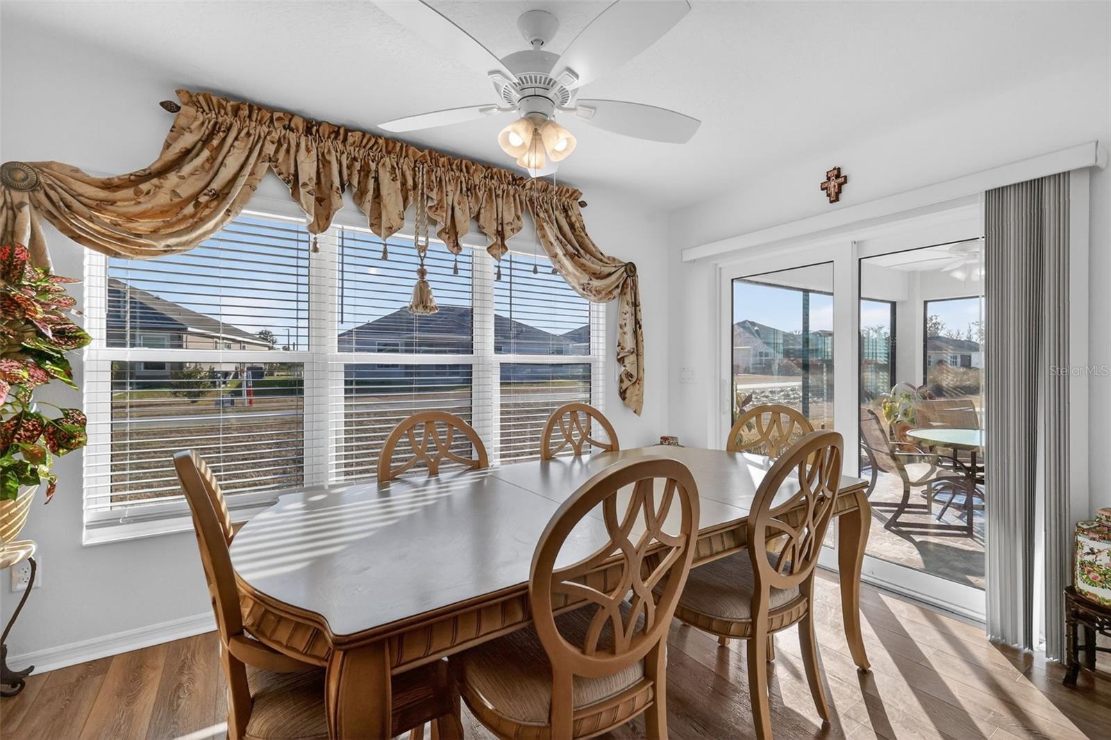 Image 16 of 43 For 4290 Collerette Court