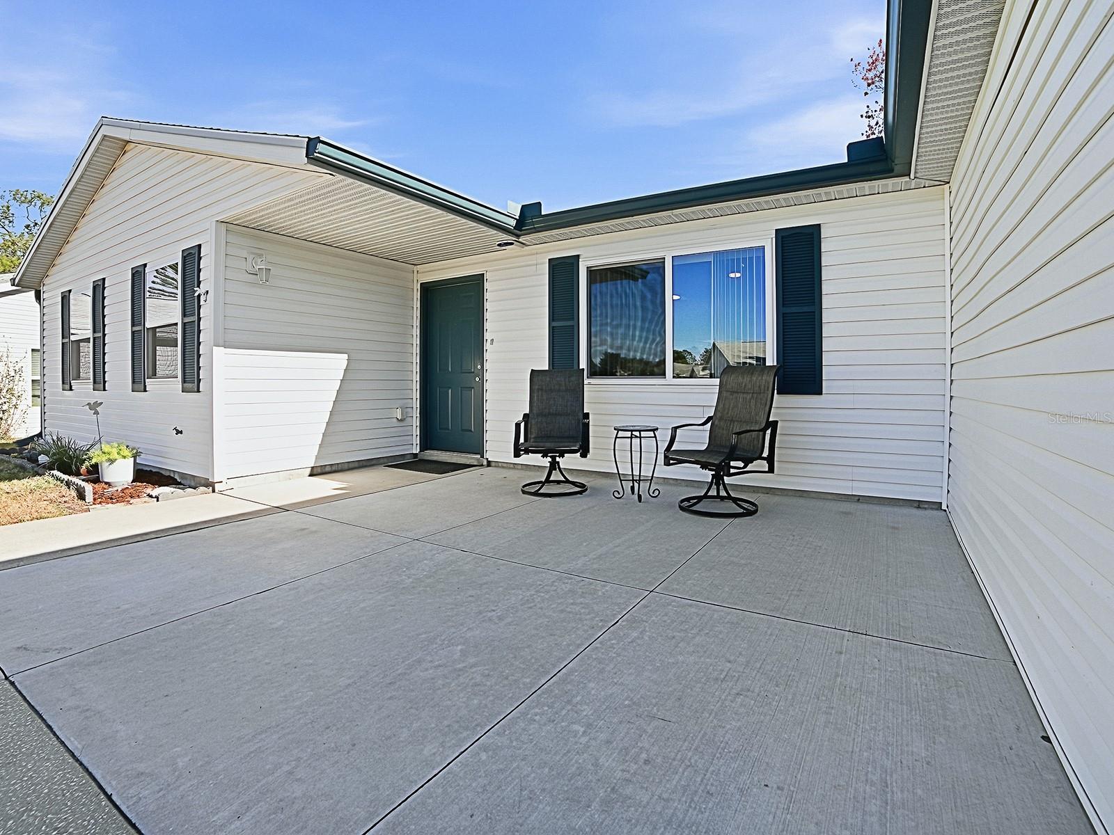 Image 4 of 39 For 243 Willow Brook Drive