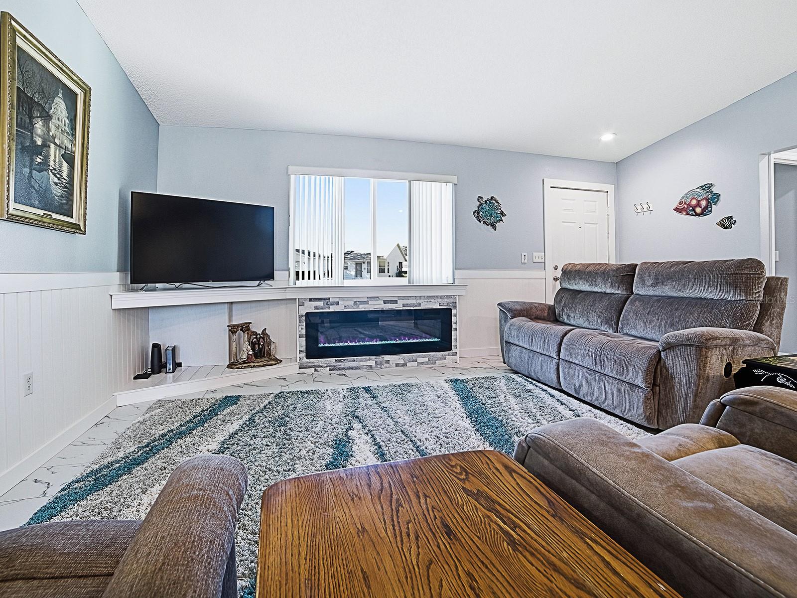 Image 8 of 39 For 243 Willow Brook Drive