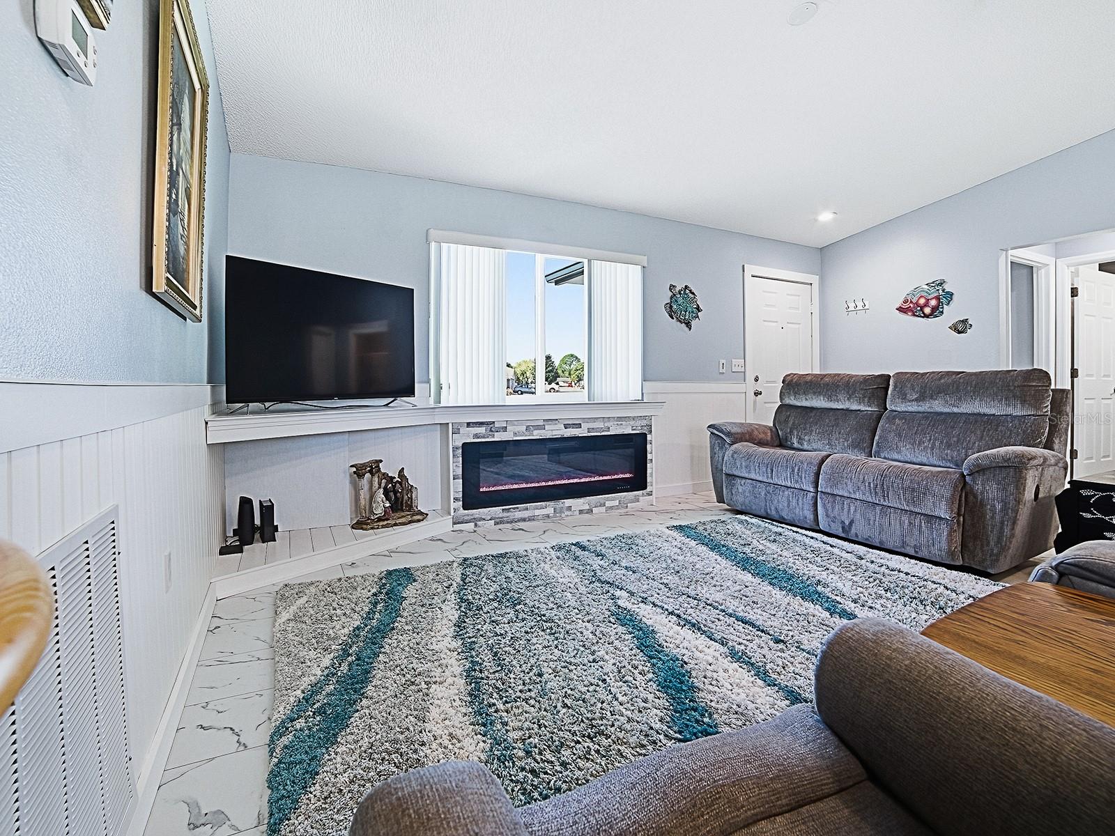 Image 9 of 39 For 243 Willow Brook Drive