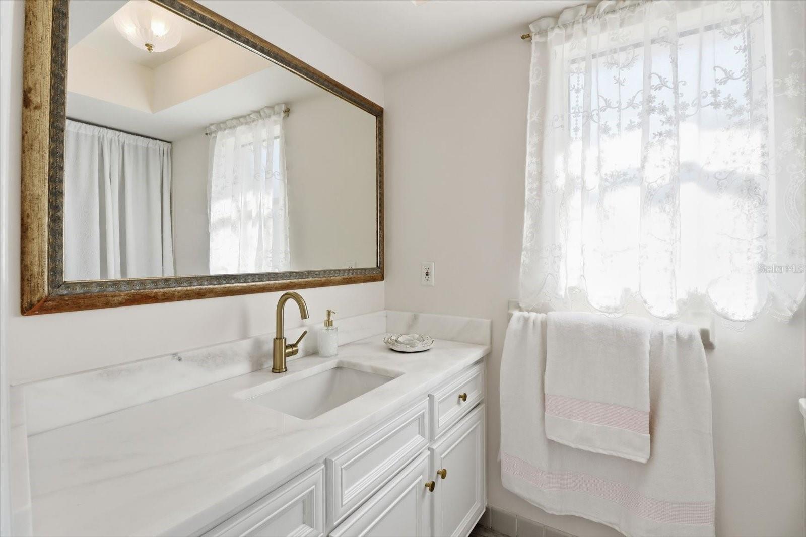 Image 24 of 47 For 5152 S.pointe