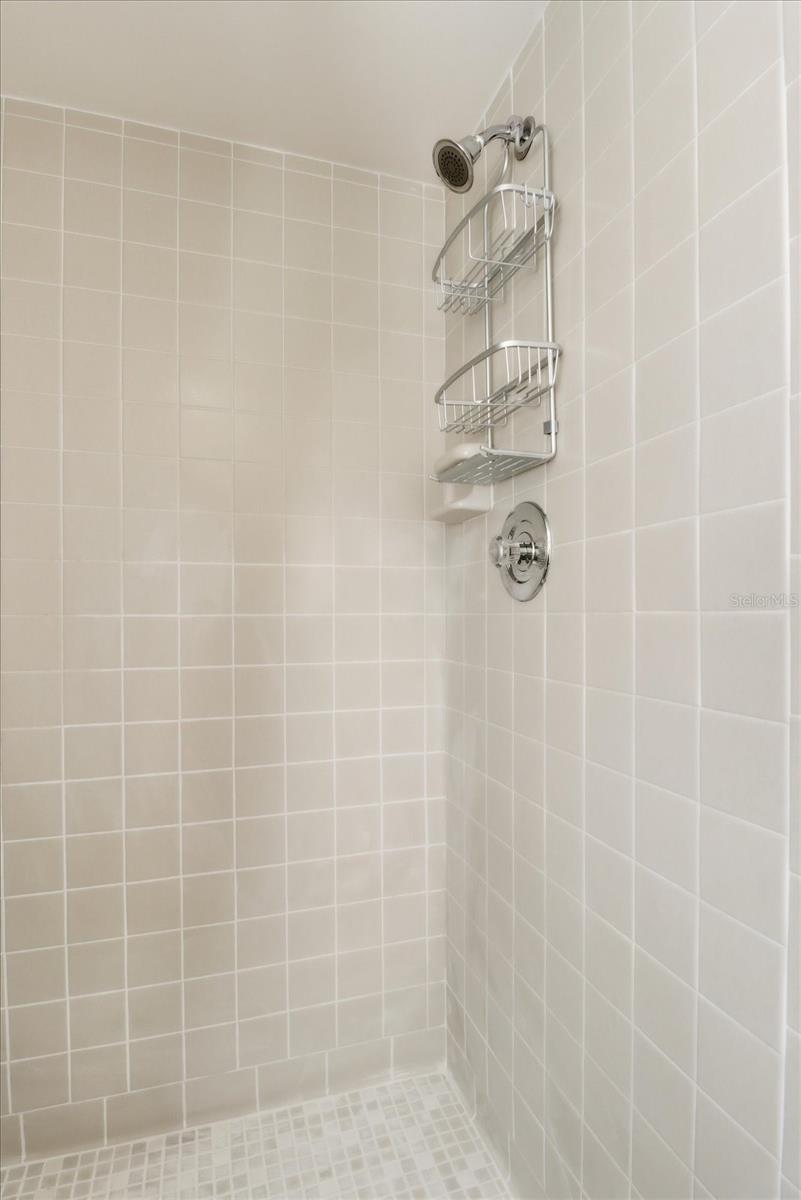 Image 25 of 47 For 5152 S.pointe