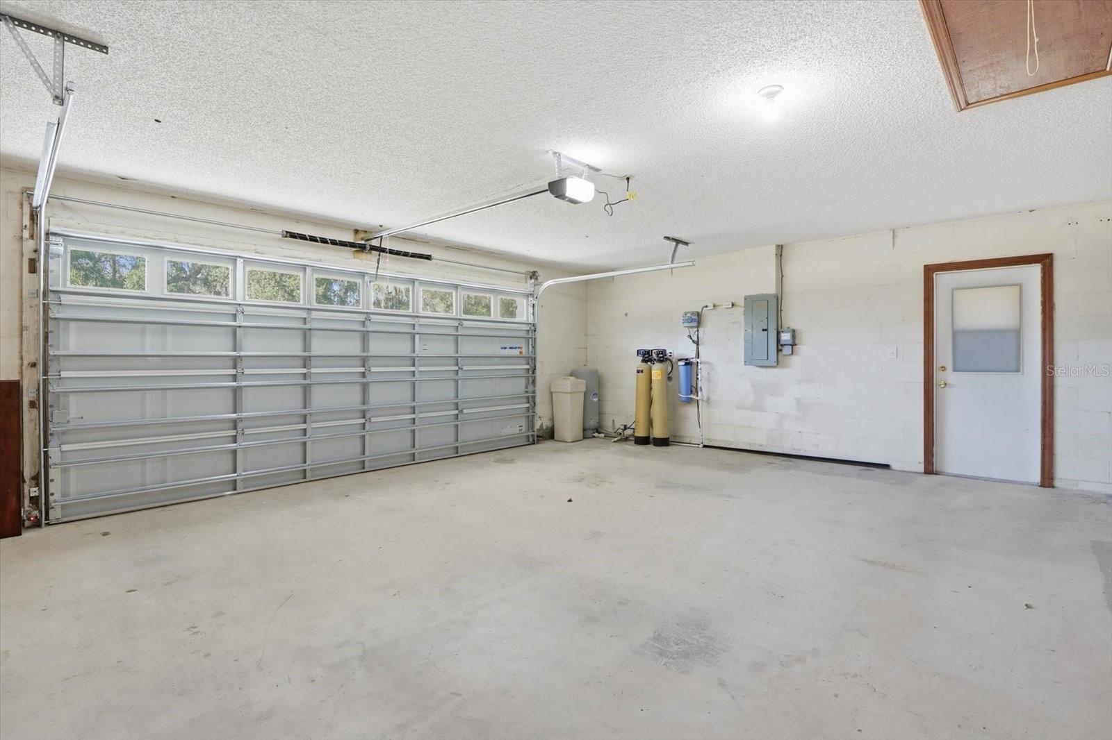 Image 33 of 47 For 5152 S.pointe