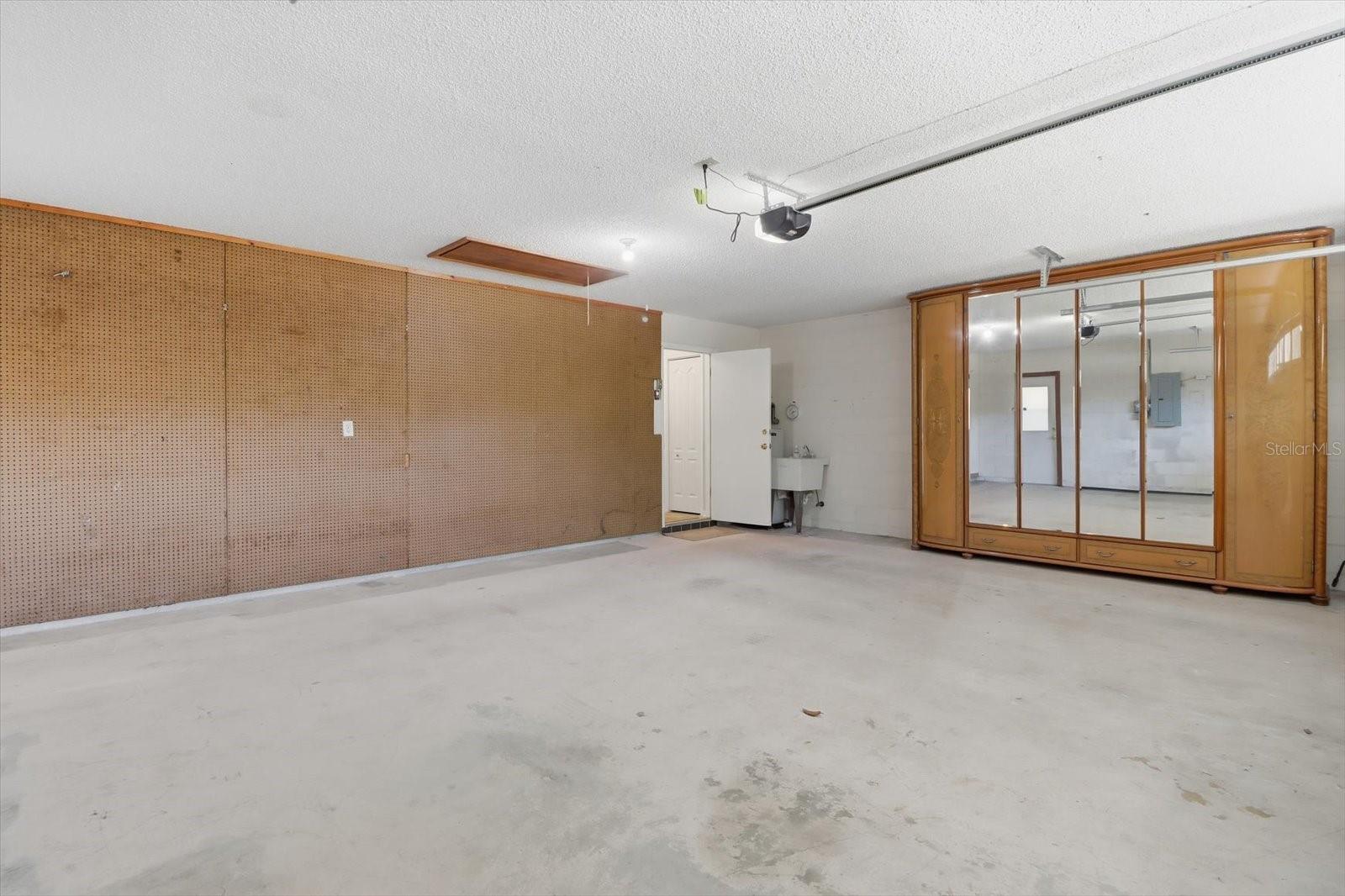 Image 34 of 47 For 5152 S.pointe