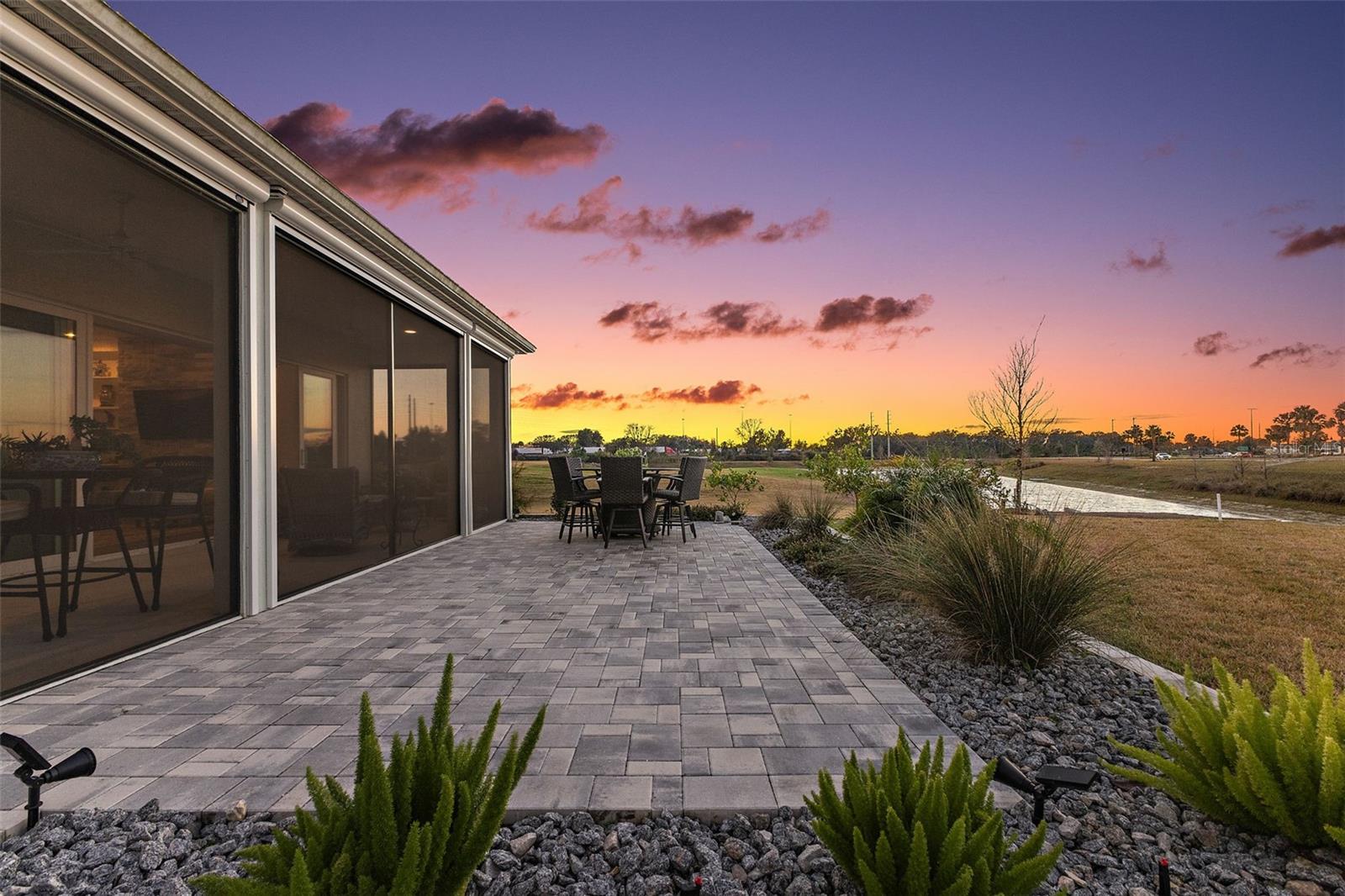 Image 3 of 72 For 1148 Skates Street