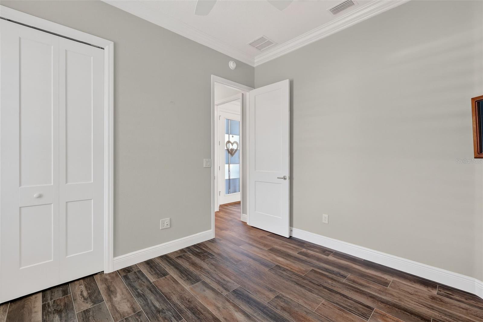 Image 37 of 72 For 1148 Skates Street