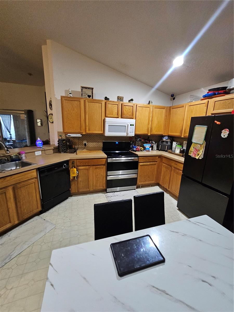 Image 5 of 14 For 2705 Willow Glen Circle