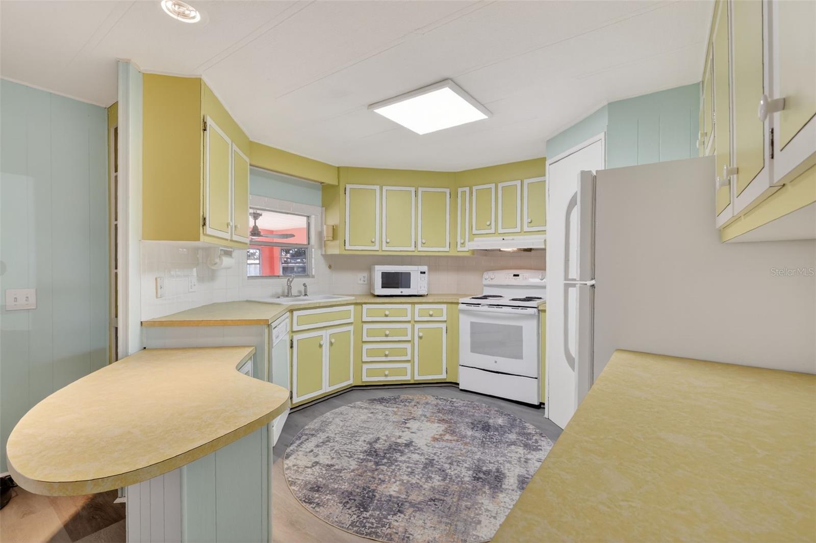 Image 14 of 41 For 1050 Shawn Court