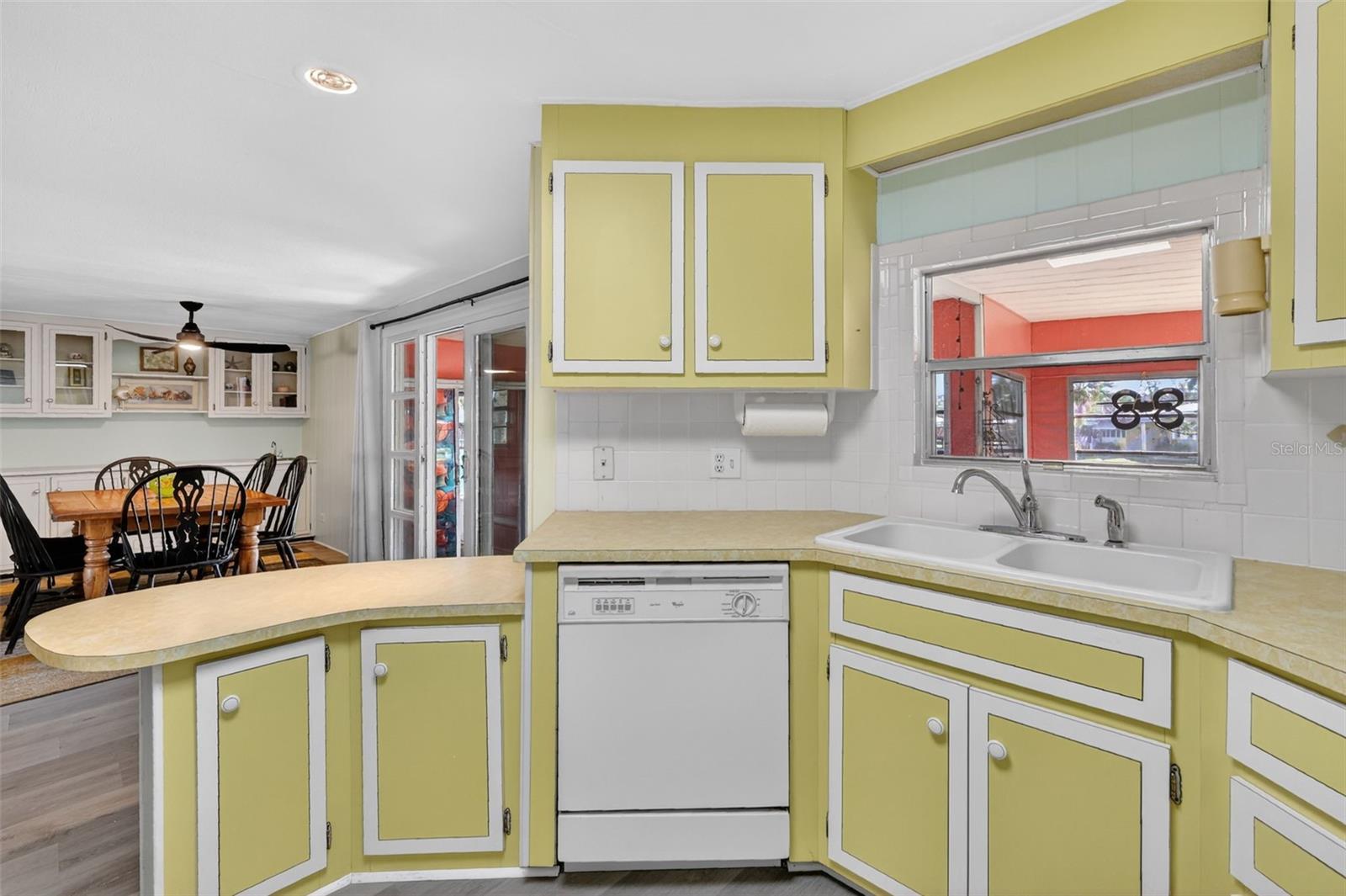 Image 16 of 41 For 1050 Shawn Court