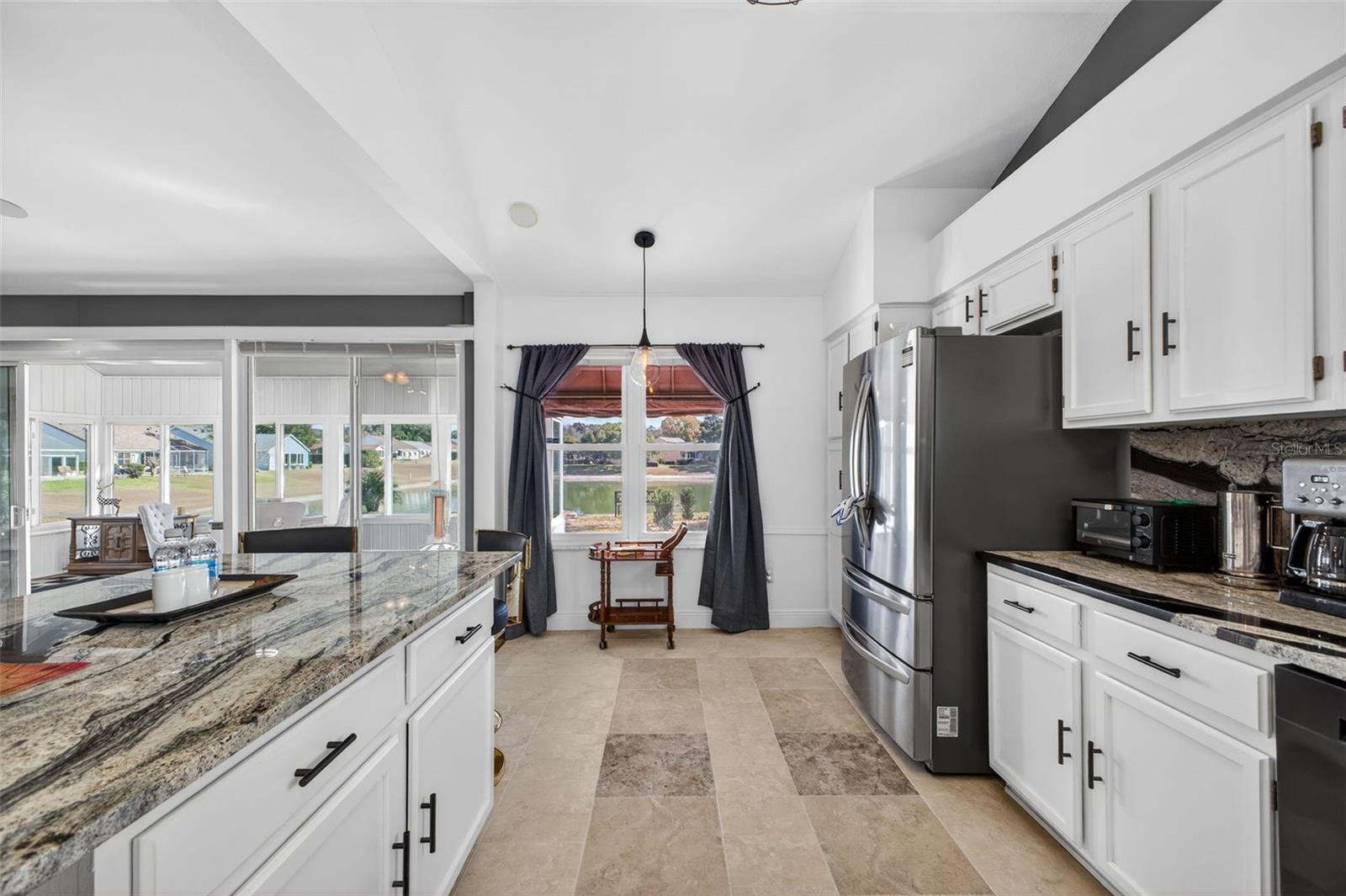 Image 20 of 37 For 411 Del Mar Drive