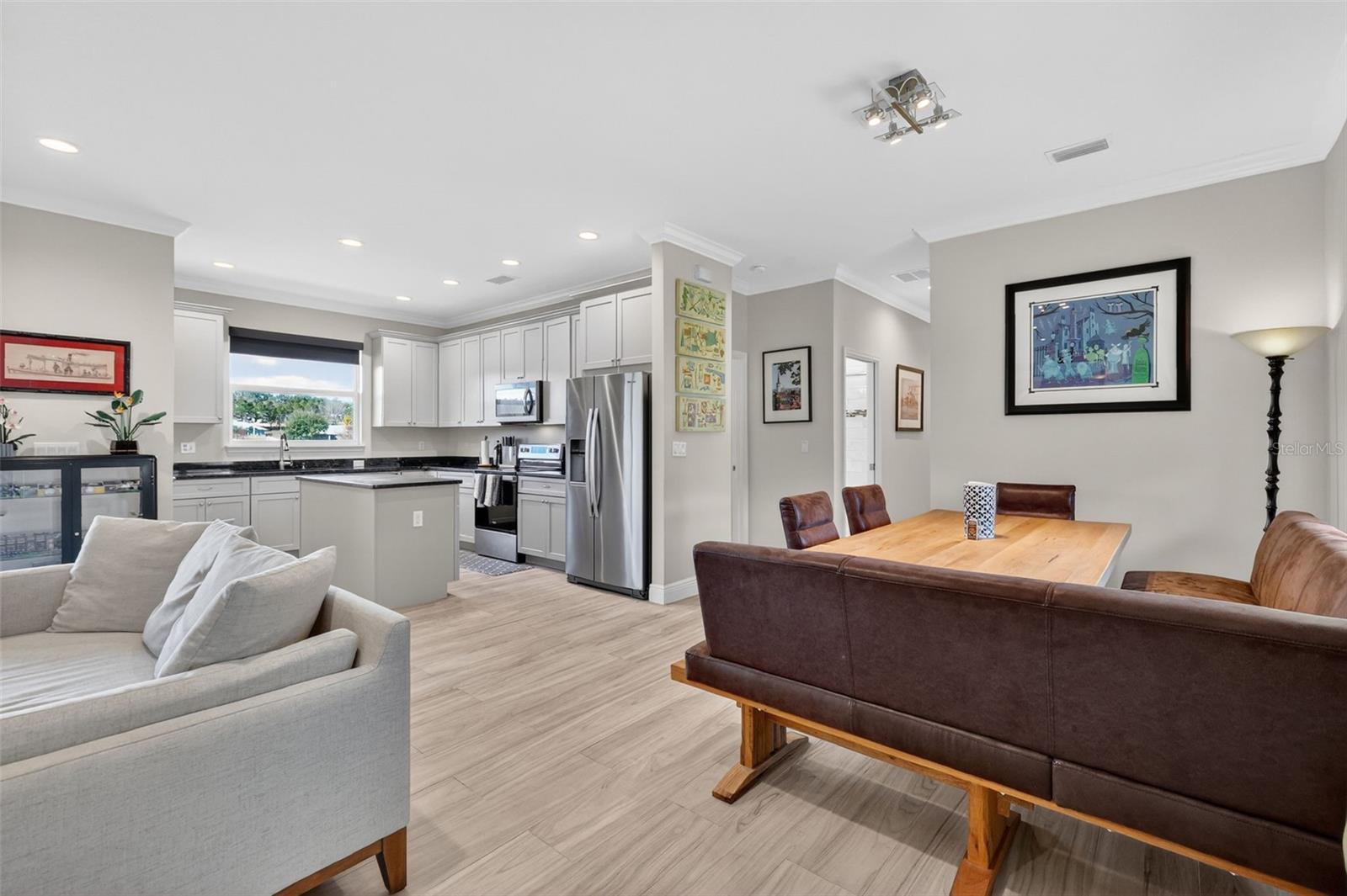 Image 11 of 36 For 17631 Doris Street