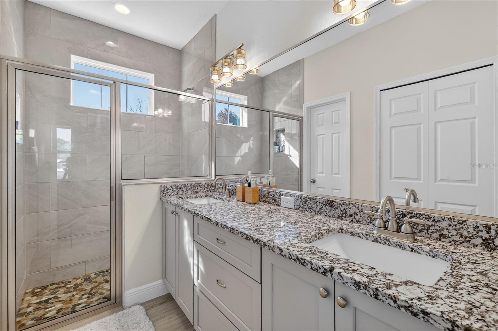 Image 15 of 36 For 17631 Doris Street