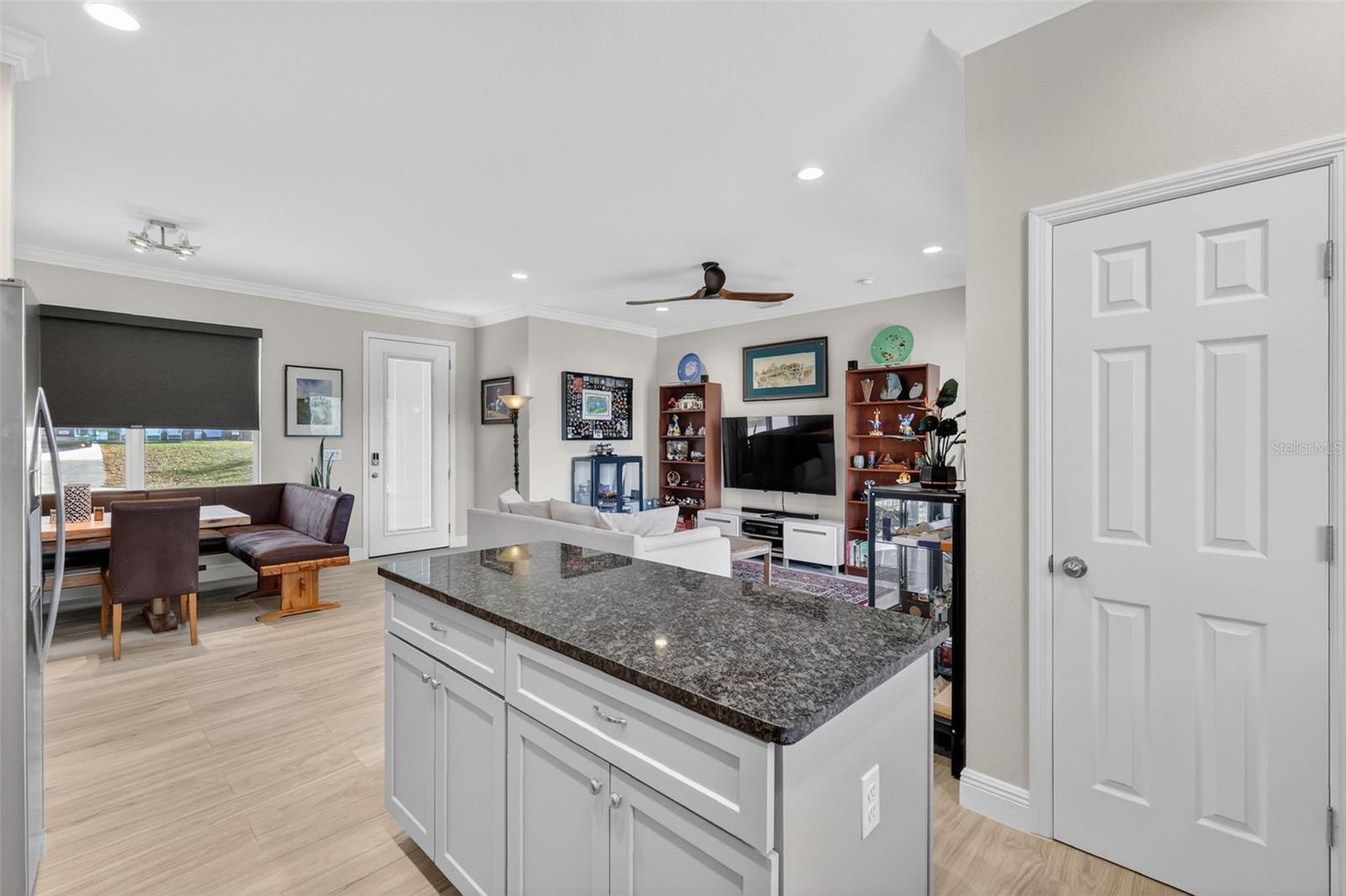 Image 7 of 36 For 17631 Doris Street