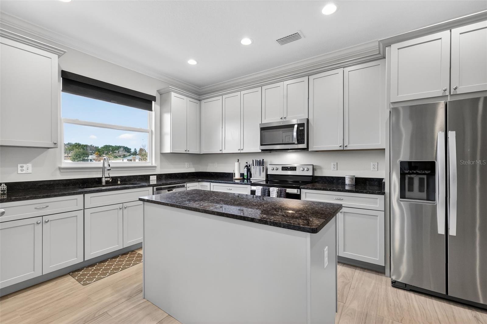 Image 9 of 36 For 17631 Doris Street