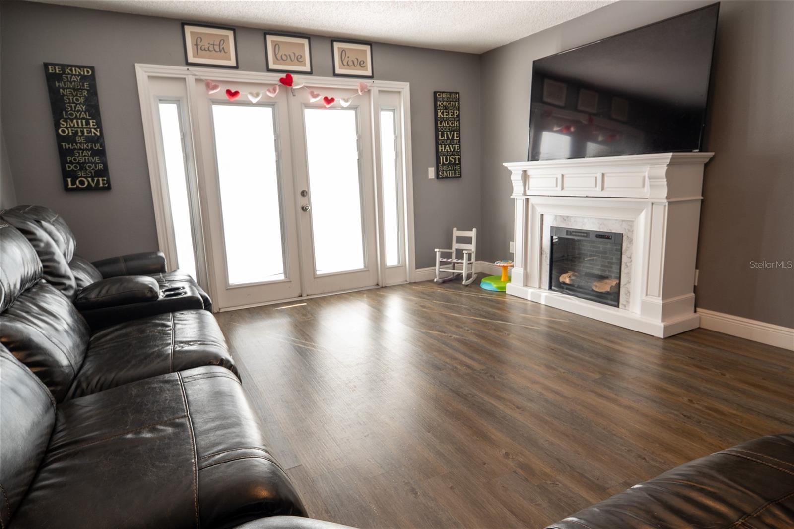 Image 10 of 34 For 1038 Singleton Circle