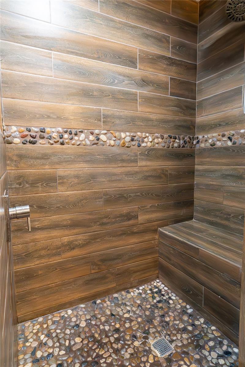 Image 20 of 34 For 1038 Singleton Circle