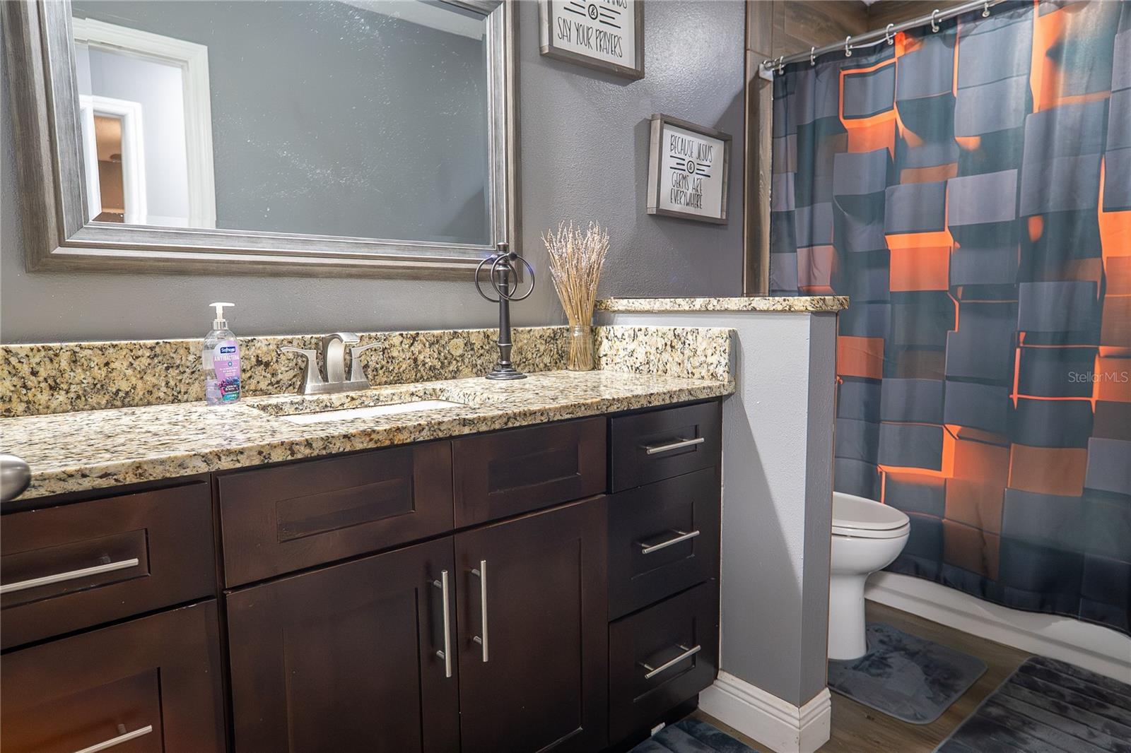 Image 26 of 34 For 1038 Singleton Circle