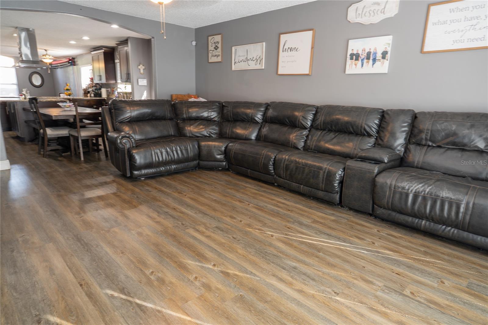 Image 9 of 34 For 1038 Singleton Circle