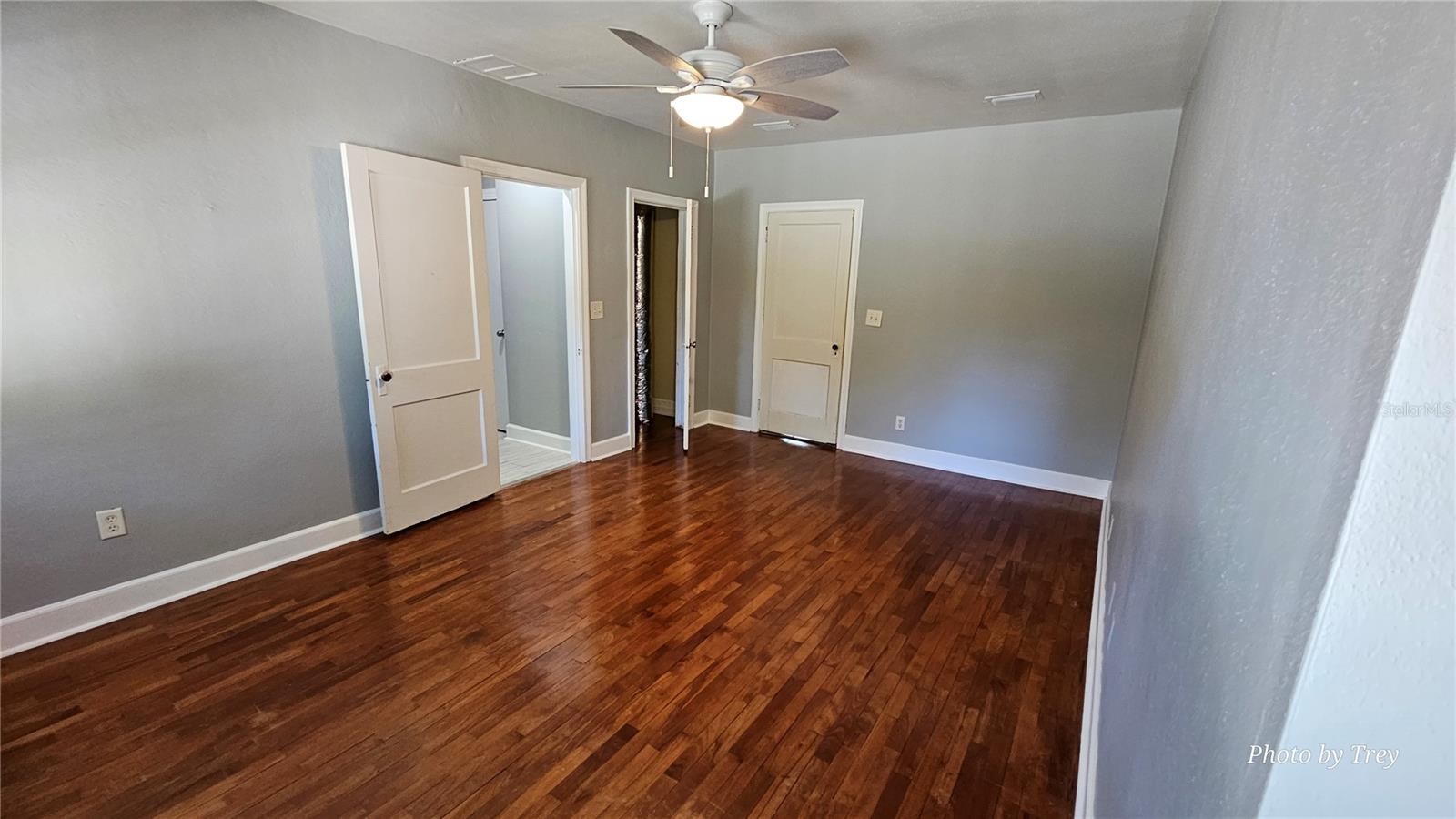 Image 10 of 21 For 810 Lakeshore Drive