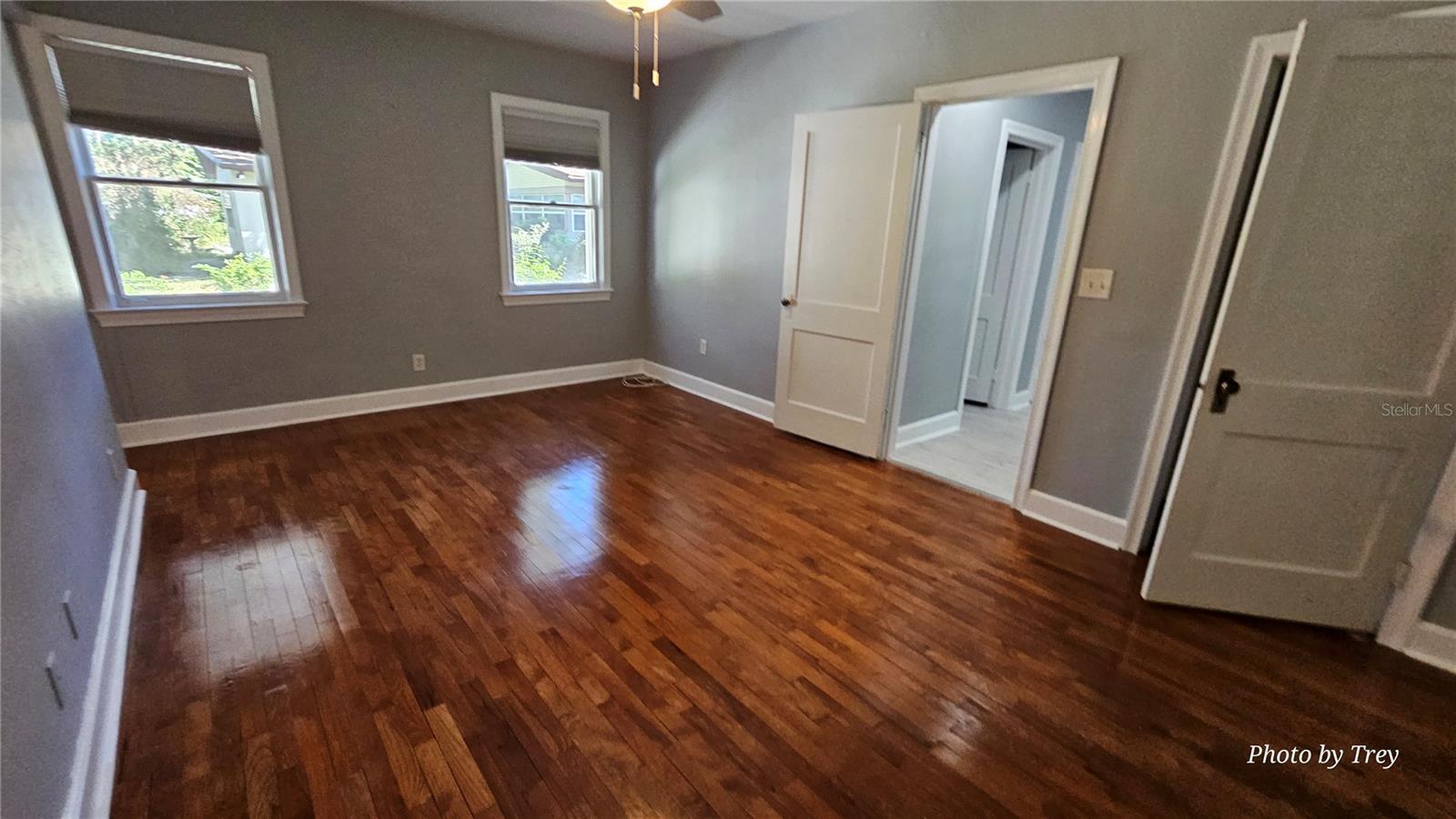 Image 11 of 21 For 810 Lakeshore Drive