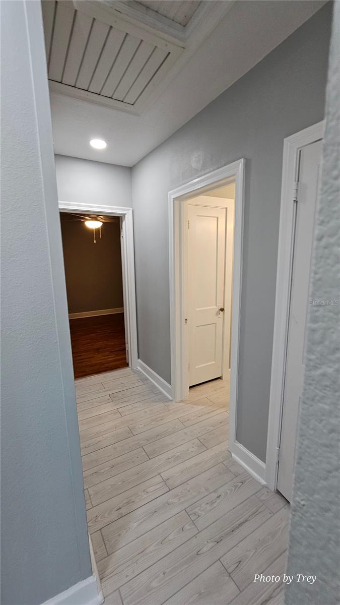 Image 15 of 21 For 810 Lakeshore Drive