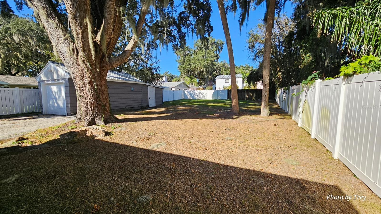 Image 21 of 21 For 810 Lakeshore Drive