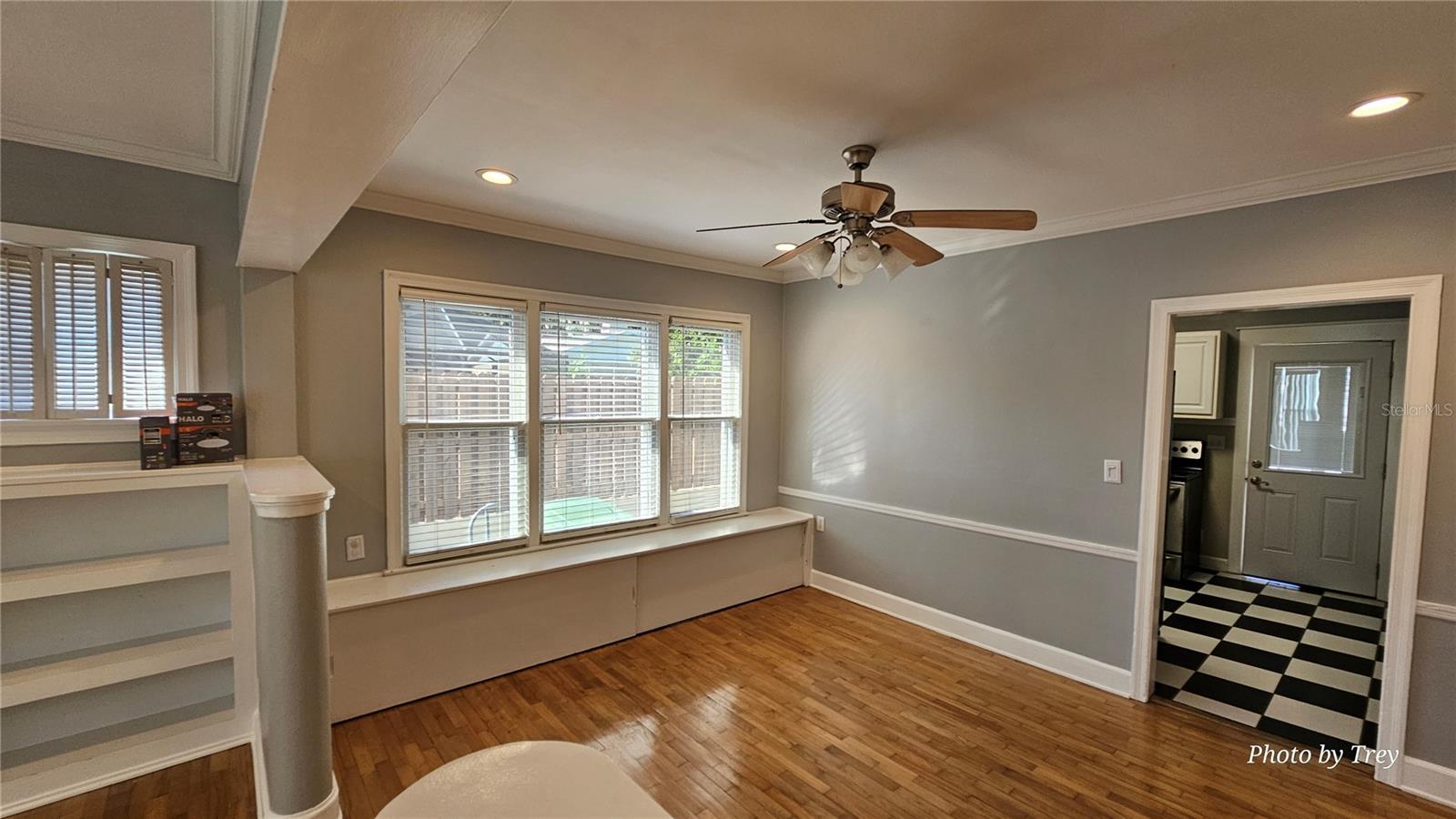 Image 7 of 21 For 810 Lakeshore Drive