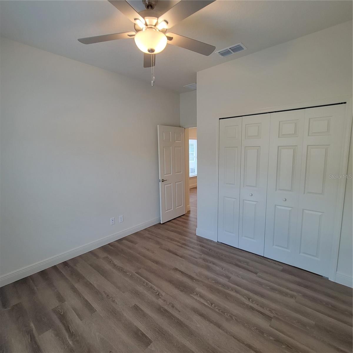 Image 18 of 23 For 1293 Disston Avenue