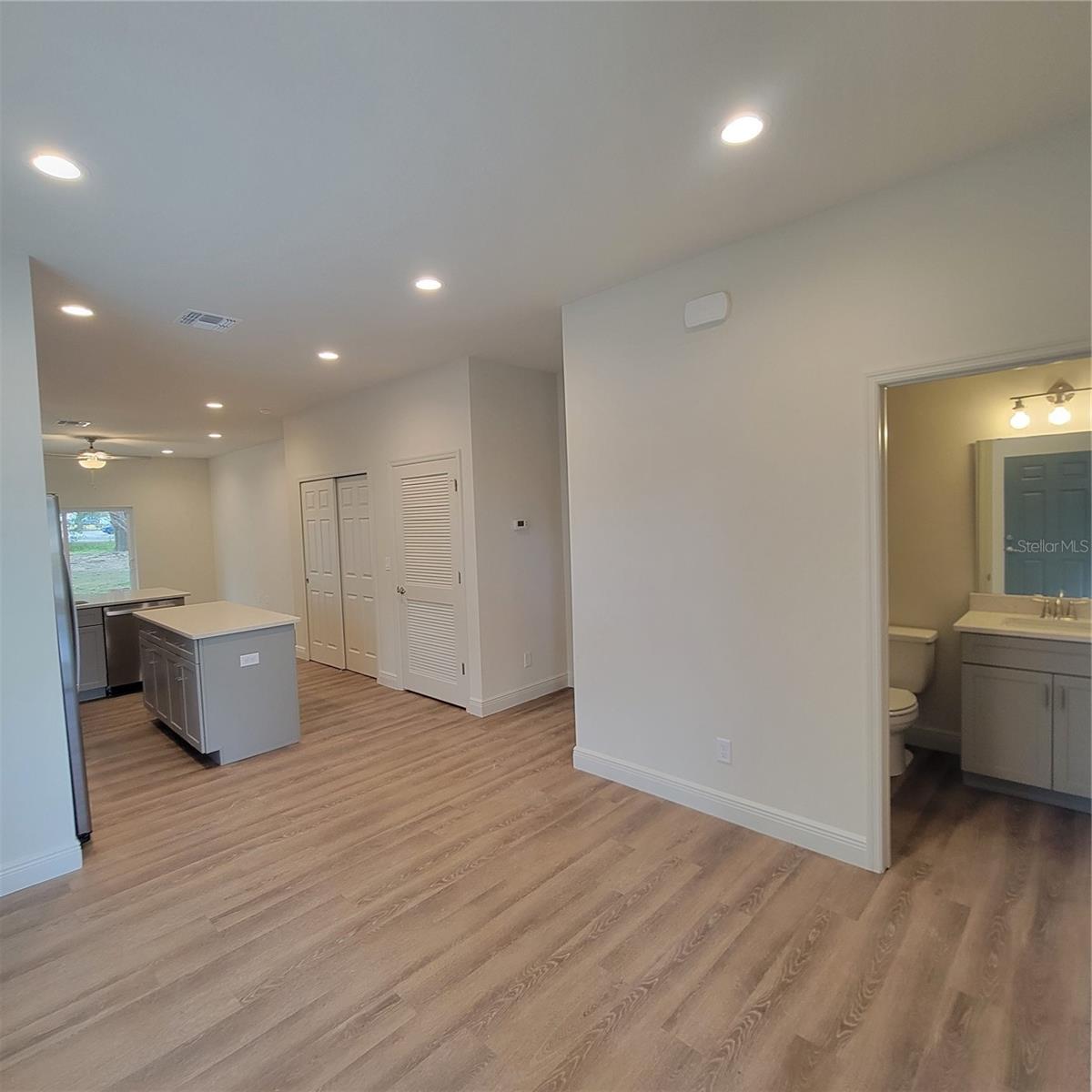 Image 4 of 23 For 1293 Disston Avenue