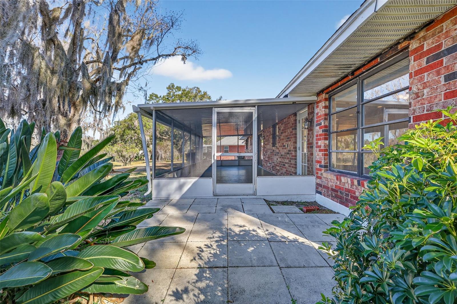 Image 27 of 35 For 4128 Harry Drive