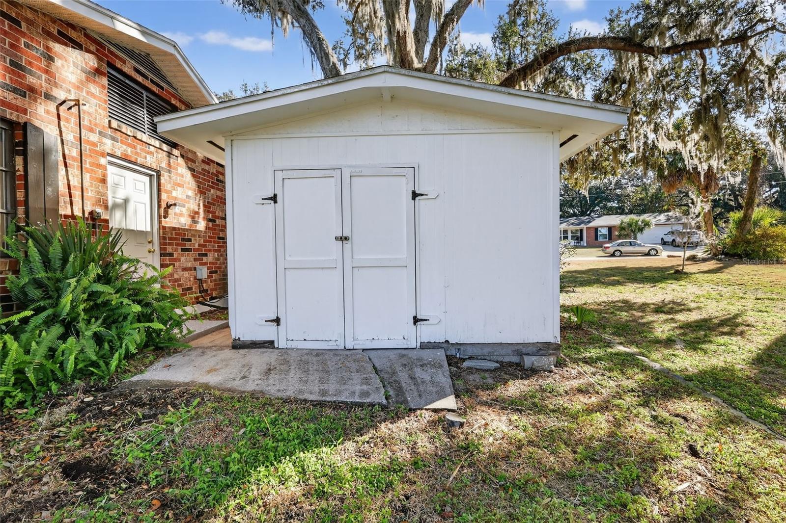 Image 28 of 35 For 4128 Harry Drive