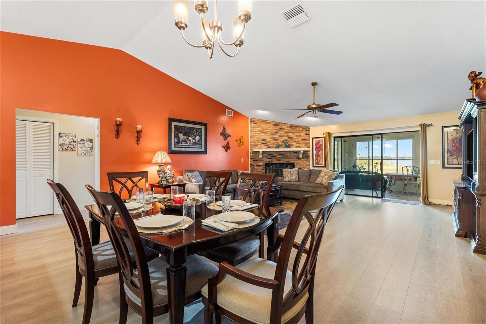 Image 11 of 45 For 804 Shore Drive