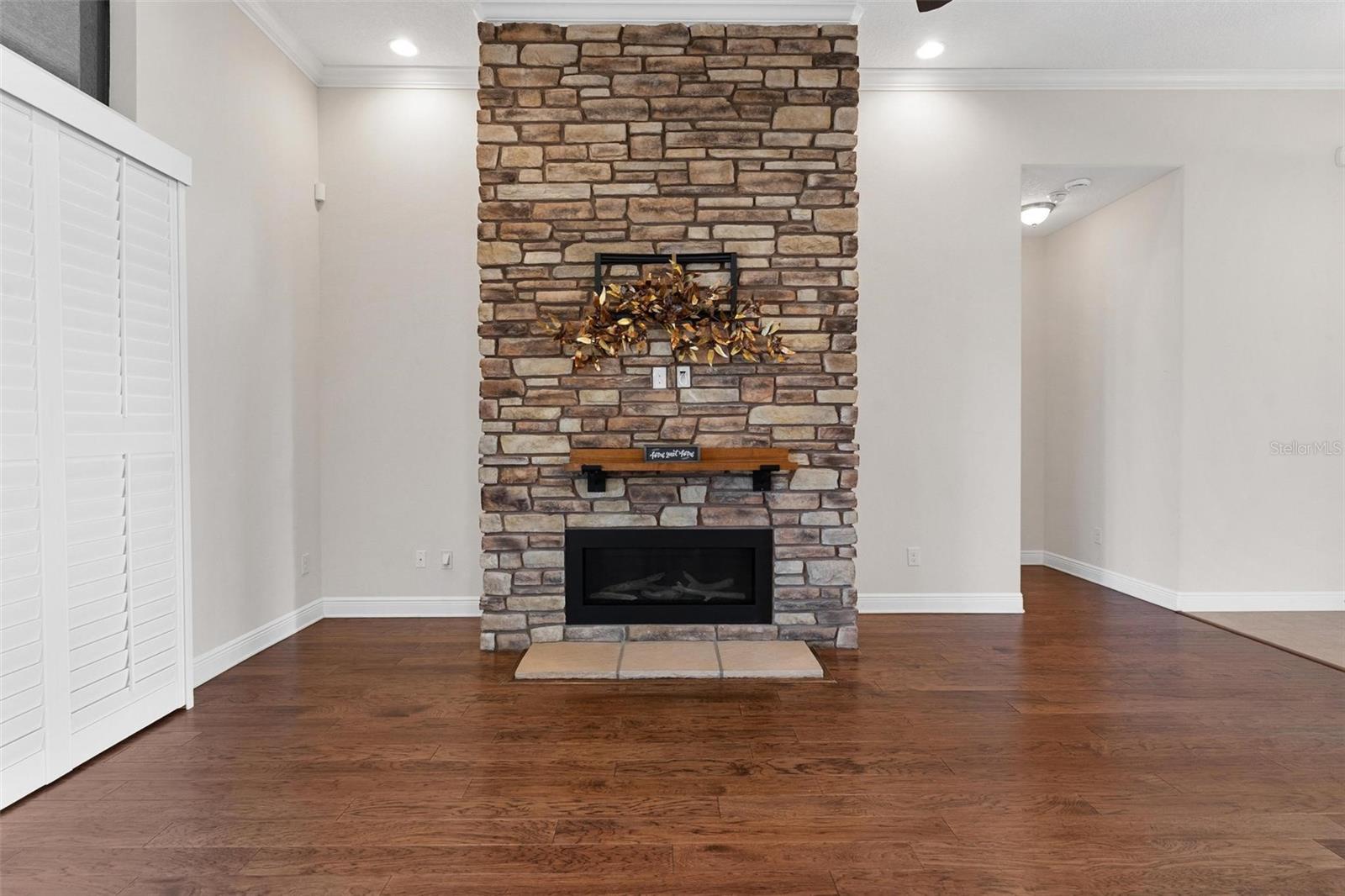 Image 16 of 65 For 39513 Hillrise Lane